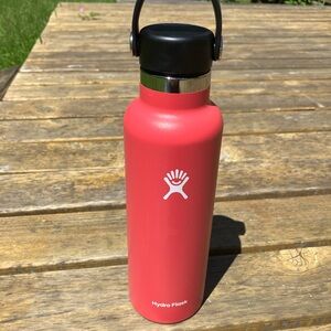 NEW Hydro Flask, 21oz, watermelon pink